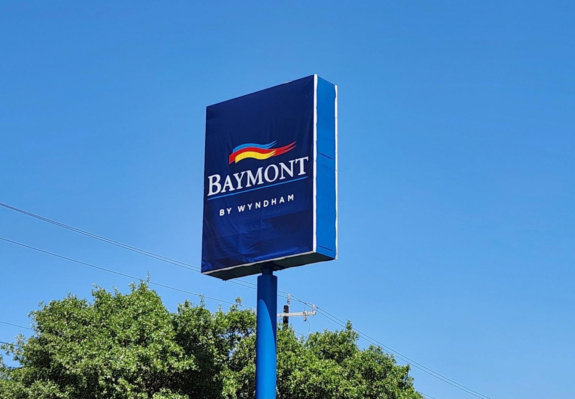 Отель Baymont By Wyndham San Antonio Airport Экстерьер фото